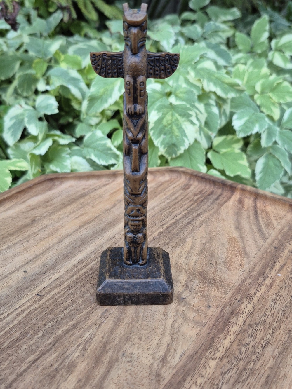 Vintage Boma Canada Totem Pole Figurine 6.5" Faux Wood Resin Souvenir - Picture 3 of 14